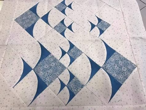 Nautical Quilts Ideas, Ocean Quilts Ideas, Fish Quilts, Fish Quilt Pattern, Ocean Quilt, Drunkards Path Quilt, Drunkards Path, Nautical Quilt, Fish Quilt