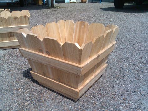 cedar fence picket planter boxes - by kirbi69 @ LumberJocks.com ~ woodworking community Picket Planter Boxes, Garden Planters Ideas, Cedar Fence Pickets, Planters Ideas, Fence Picket, Fence Pickets, Picket Fences, Cedar Planters, Diy Planter Box