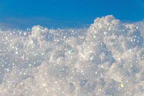 Sky Glitter Wallpaper Desktop, Glitter Twitter Header, Glitter Clouds Wallpaper, Glitter Sky Wallpaper, Glitter Desktop Wallpaper, Blue Glitter Aesthetic, Sparkly Wallpaper Aesthetic, Glitter Clouds, Macbook Backgrounds