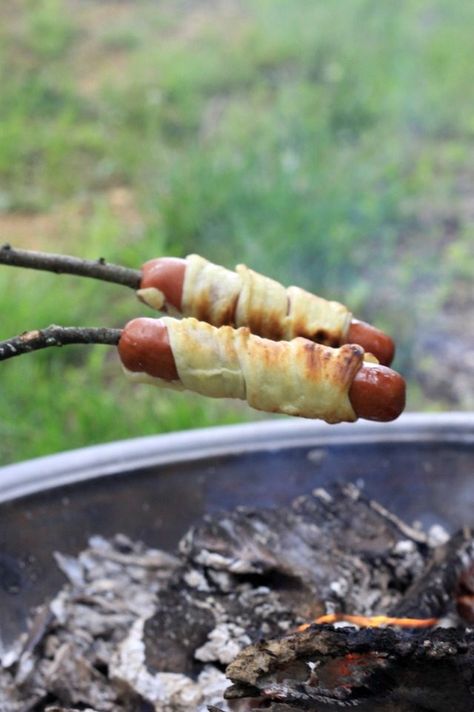 Camping Food Ideas For Kids, Food Ideas For Kids, Camping Food Ideas, Camping Food List, Camping Menu, Camping Dinners, Easy Camping Meals, Campfire Food, Campfire Cooking