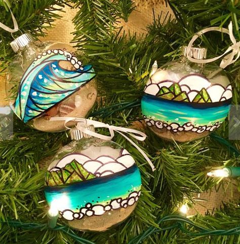 made in hawaii ornaments Dr. Suess, Handpainted Christmas Ornaments, Hawaiian Christmas, Diy Ornaments, Painted Shells, Rock Painting Patterns, Ornament Ideas, Painted Ornaments, Hand Painted Ornaments