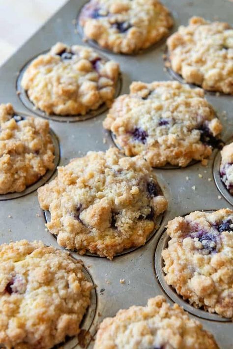 Blueberry Muffins - The Ultimate Recipe with Streusel Crumb Topping #blueberry #muffins #streusel #crumbtopping #brunch Blueberry Muffins With Streusel Crumb Topping, Blueberry Muffin Crumble Topping Recipe, Crumb Topping Blueberry Muffins, Blueberry Lemon Streusel Muffins, Streusel Blueberry Muffins, Crumble Topping For Blueberry Muffins, Muffin Topping Crumble, Blueberry Muffins Crumb Topping, Muffin Crumble Topping Recipe