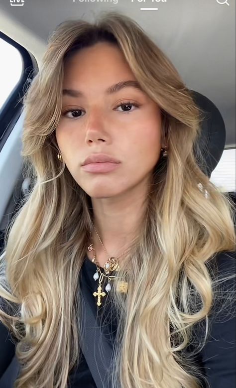 @katelyn_moya Blonde For Tan Skin, Blone Hair, Tan Blonde, Tan Skin Blonde Hair, Story Pictures, Fake Photos, Blonde Hair Girl, Easy Makeup, Tan Skin