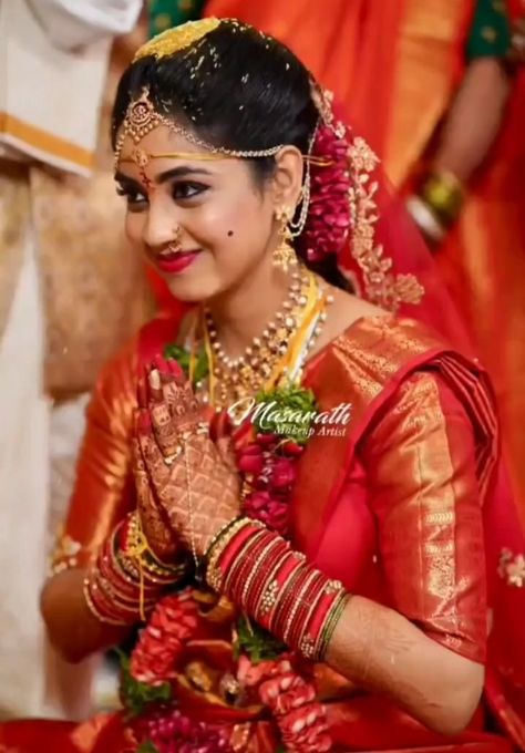 Bridal Hairstyle Indian Wedding, Indian Wedding Bride, Bridal Sarees South Indian, Indian Bridal Sarees, Indian Bridal Photos, Indian Wedding Couple Photography, Wedding Saree Blouse Designs, Telugu Wedding, Indian Wedding Couple