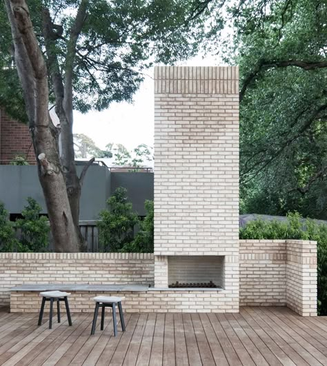 Modern Outdoor Fireplace, Victoria Melbourne, Outside Fireplace, Outdoor Bbq Area, Outdoor Fire Pit Designs, Backyard Fireplace, Outdoor Remodel, Fire Pit Designs, Indoor Fireplace