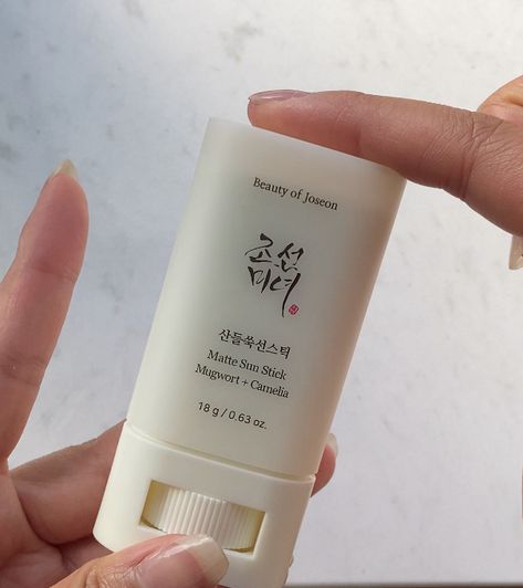 Aesthetic Sunscreen, Beauty If Joseon, Sunscreen Stick Aesthetic, Spf Aesthetic, Sunscreen Aesthetic, Beauty Of Joseon, Stick Sunscreen Korean, Beauty Of Joseon Sunscreen Stick, Korean Sunscreen For Sensitive Skin