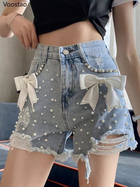 Korean Shorts, High Waisted Denim Shorts, Ripped Denim Shorts, Korean Casual, Fashionista Clothes, Jeans Diy, Summer Color, Shorts Women, Ripped Denim