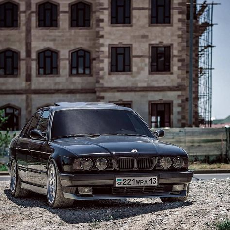 BMW E34 Bmw 520, Bmw 525, Bmw 520i, Tropical Hair, Bmw Vintage, Dream Cars Bmw, Bmw E34, Bmw Wallpapers, Bmw 7 Series