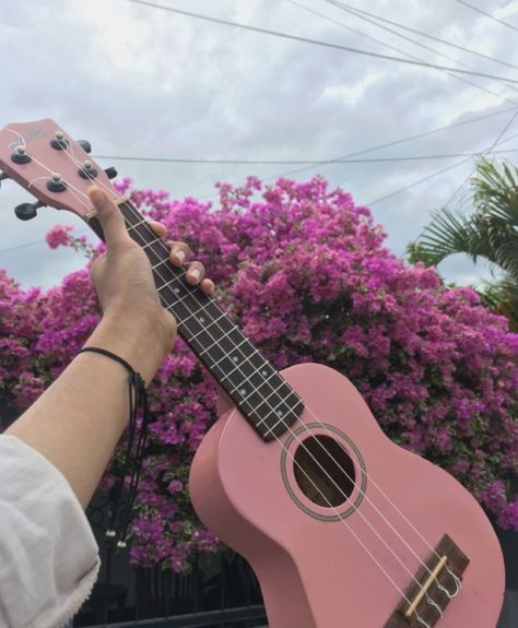 Ukulele Aesthetic Vintage, Ukulele Aesthetic, Pink Ukulele, Ukulele Art, Acoustic Guitar Photography, Pink Guitar, Guitar Photos, Guitar Obsession, Music Studio Room