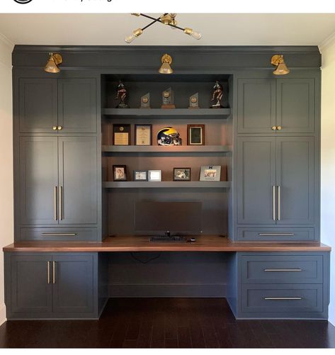 Gorgeous Office, Built In Desk And Shelves, Home Office Layouts, Home Office/guest Room, Office Built Ins, Home Office Cabinets, Fireplace Built Ins, Office Remodel, Small Home Offices