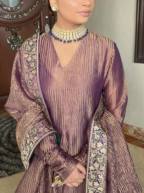 Tissue Silk Suit, Suits Ideas, Shani Dev, Trendy Outfits Indian, Silk Suits, Raw Mango, Classy Suits, Anita Dongre, Royalty Aesthetic