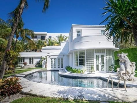 Art Deco Exterior, Art Deco Houses, Beach Art Deco, Art Deco Homes, Miami Art Deco, Art Deco Interior Design, Streamline Moderne, Modern Deco, Art Deco Buildings