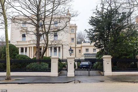 Mansion In London, Mansion London, Kensington Mansion, British Core, British Mansion, London Estate, Big Mansion, Kensington Palace Gardens, London Mansion