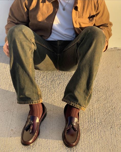 lucas | Classic style with a modern touch 🤎 🏷️ brown jacket @blacktailor jeans @pullandbear burgundy loafers @martinellishoes topped off with a... | Instagram Loafer Fits, Burgundy Loafers, Mens Brown Loafers, Loafers Men Outfit, Loafers Outfit, Cherry Brown, Outfits Hombre, Brown Loafers, Winter Outfits Men