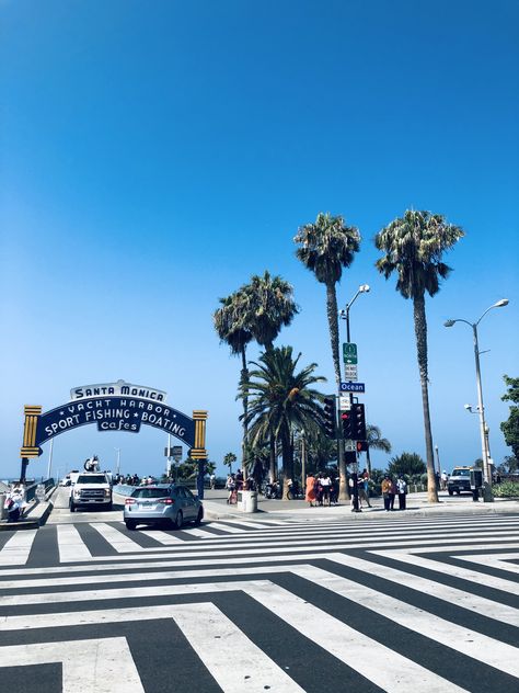 Santa Monica Yacht Harbor (Los Angeles, USA) Summer In Usa, Angeles Aesthetic, Disneyland Ca, Santa Monica Los Angeles, Los Angeles Aesthetic, Cali Trip, Random Dump, Disney World Pictures, Hollywood Boulevard