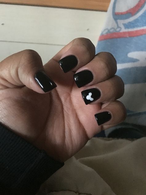 Mickey Mouse nails❤️ Black Nails With Mickey Mouse, Mickey Mouse Short Nails, Black Mickey Mouse Nails, Mickey Pedicure, Disneyland Nails Halloween, Goth Disney Nails, Black And White Mickey Nails, Black Mickey Nails, Simple Mickey Nails