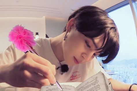 Jimin Writing, Delete Instagram, Bts Header, Pink Pens, Gaming Clothes, Jimin Jungkook, Daniel Wellington, Bts Jimin, Park Jimin