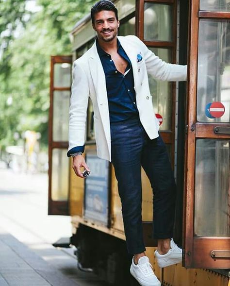 White Blazer Outfit, White Blazer Men, White Plimsolls, Nice Suits, Men Dressing, White Blazer Outfits, Navy Shirt Dress, Preppy Mens Fashion, Preppy Men