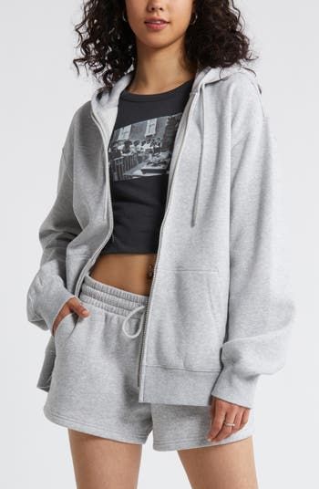 Oversized Zip Up Hoodie, Zip Through Hoodie, Plain Hoodies, Plain Sweatshirt, Hoodie Fabric, Boyfriend Fit Jeans, Fresh Sneakers, Basic Hoodie, Oversized Hoodie