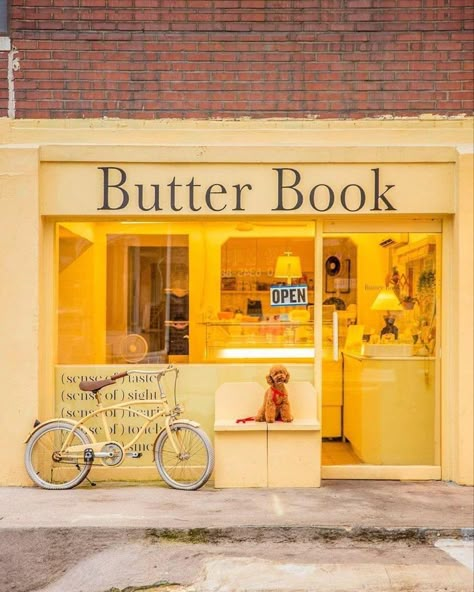 Japanese Store Fronts, Tea Store Design, Cake Shop Design, Coffee Shop Counter, Korean Cafe, Bread Shop, Design Café, Storefront Design, Small Cafe