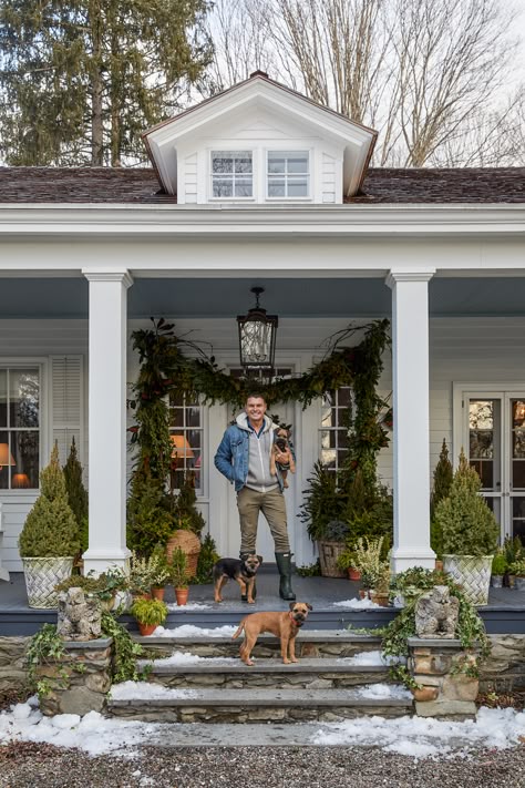 front porch ideas lewis miller new york veranda Green Exterior Paints, White Wicker Furniture, Teak Garden Bench, Mountain Interiors, Louvered Shutters, Beach Patio, Blue Shutters, Gothic Garden, Country Porch