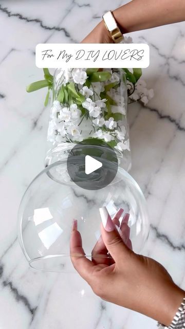 Cute Diy Centerpieces, Floral Decor For Home, Wedding Decor For Home, Home Made Centerpieces, Faux Flower Decor Diy, Table Centrepiece Ideas For Party, Flower Centrepiece, Simple Centerpiece Ideas, Diy Flower Centerpieces