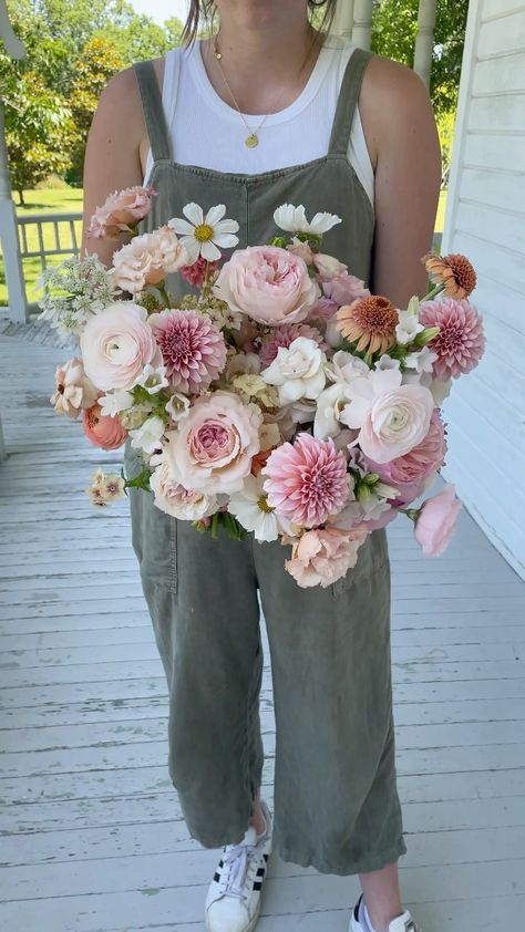 Barr Mansion, Dahlia Bouquet, Peaches Cream, Peaches N Cream, Dahlia, Flower Power, Floral Wreath, Wedding Flowers, Pastel