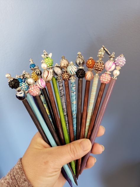 Diy Hair Chopsticks, Chop Stick Hairstyles, Takeout Packaging, Hair Pins Diy, Decorative Hair Pins, Pins Diy, Chopstick Hair, Hair Accessories Pins, Bead Hair Accessories