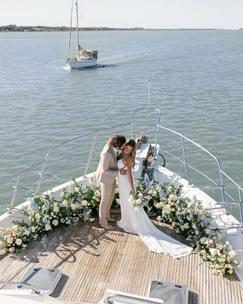 The most gorgeous boat elopement there ever was 🤍 Boat: @kutneryachtingadventures Couple: @natalieeblyth @_gavinmartinez Florals: @wild_greenery Dresses @lighthousebridal + @lulus Jewelry: @autumnfeverdesigns #keywestbride #keywestweddingphotographer #keywestwedding #floridakeyswedding #fortlauderdalewedding #fortlauderdaleweddingphotographer #miamiwedding #miamiweddingphotographer #westpalmbeachwedding #westpalmbeachweddingphotographer Yatch Wedding Decoration, Yacht Elopement, Yacht Wedding Decor, Boat Wedding Ceremony, Boat Wedding Reception, Yacht Engagement, Yacht Wedding Reception, Sailing Wedding, Boat Elopement