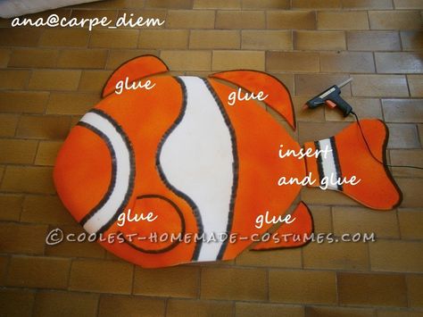 Cool Finding Nemo Group Costumes Clown Fish Costume Diy, Diy Nemo Costume, Nemo Costume Diy, Clownfish Costume, Nemo And Dory Costume, Finding Nemo Costume Diy, Fish Fancy Dress, Fish Costume Kids, Nemo Halloween