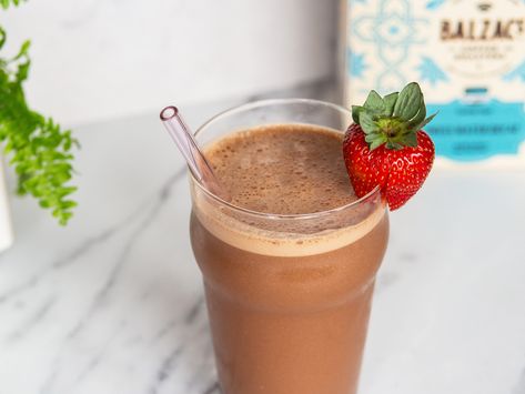 Mocha Protein Shake Mocha Protein Shake, Smoothie Pops, Chocolate Protein Shakes, Apple Coffee Cakes, Best Coffee Shop, Chocolate Protein Powder, Chocolate Protein, Protein Shake, Caffeine Free