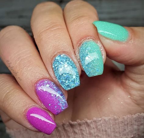 Colors used: reef, soltice, swell. Glitter ombre accent. Summer nails. Glitter Bright Nails, Dip Powder Nails Colors Summer Bright, Dip Powder Manicure, Adorable Nails, June Nails, Ombre Acrylic, Revel Nail Dip Powder, Revel Nail Dip, Revel Nail