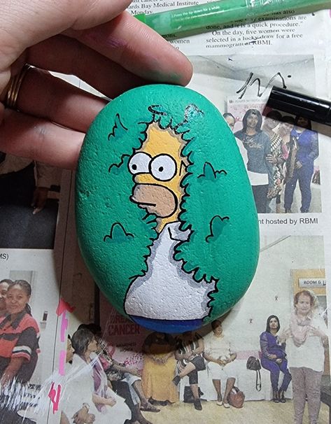 Rock Painting Ideas Spongebob, Rock Painting Ideas Cartoon, Simple Halloween Rock Painting Ideas, Inside Out Rock Painting, Painted Rock Characters, Dinosaur Rock Painting Ideas, Drawing On Rocks Ideas, Camping Rock Painting, Rock Painting Patterns Templates