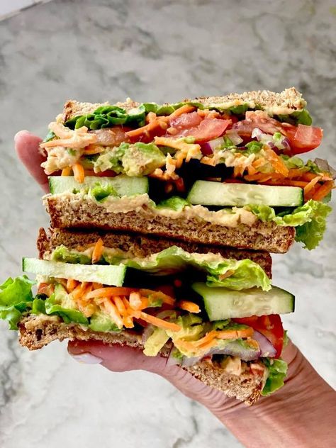 Chicken Hummus Sandwich, Healthy Vegan Sandwich Recipes, Sandwich With Hummus, Hummus Veggie Sandwich, Brown Bread Sandwich Recipes, Hummus Sandwich Recipes, Lentil Sandwich, Hummus Sandwich, Healthy Lunches For Work