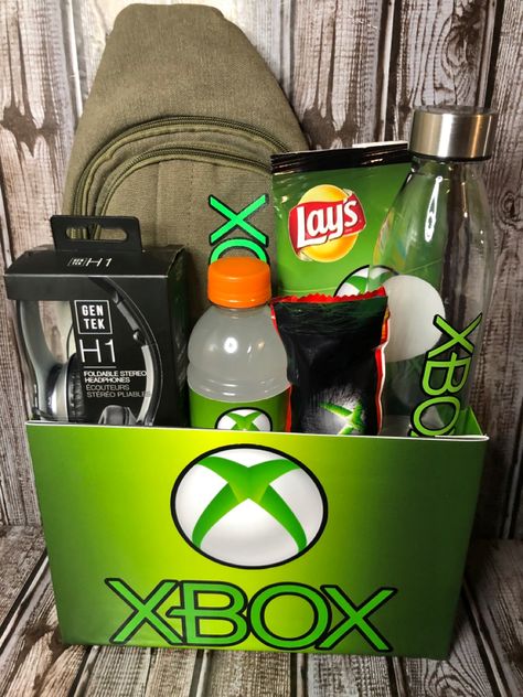 Snack Gift Basket Ideas For Men, Gaming Gift Basket, Gift Basket Snacks, Game Basket, Boyfriend Care Package, Basket Gift Ideas, Theme Baskets, Boy Box, Holidays Ideas