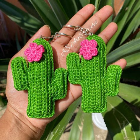 🌵 Llaveros cactus a crochet 🌵🧶 Disponibles ✅ #llaveros #cactus #crochet #handmade Art Crochet, Crochet Handmade, Cactus, Crochet, On Instagram, Instagram, Art