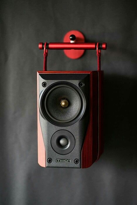 VibeFree's Wall Mount Loudspeaker Suspension system Diy Bookshelf Speakers, Speakers Design, Speaker Stands Diy, Speaker Shelves, Speaker Wall Mounts, Audiophile Speakers, Speaker Mounts, Speaker Box Design, Sound Music