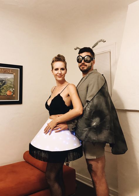 Moth and lamp meme couple Halloween costume #couplecostumes #costumeideas #diycostume #handmadecostume #mothandlamp #lampandmoth #meme #memecostume #halloween #funnycostumes #halloweencostumes Moth Lamp, Lamp Costume, Meme Couple, Partner Costumes, Ideas Disfraz, Pair Costumes, Pumpkin Carve, Senior Hoco, Punny Halloween Costumes