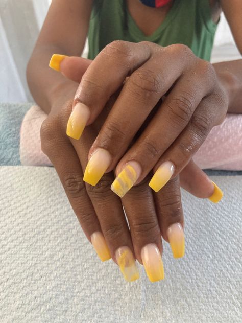 Summer Ombre Nails Short, Yellow Vacation Nails, Yellow Dip Powder Nails, Ombre Nails Yellow, Yellow Dip Nails, Yellow Ombré Nails, Yellow And White Nails, Yellow French Tip Nails, Yellow Ombre Nails