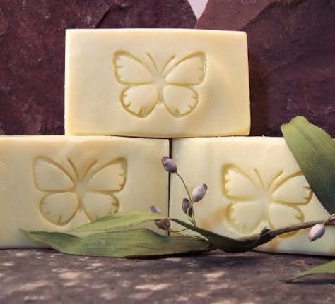 Diy Soap Carving, Zote Soap, Soap Sculpture, Soap Making Tutorials, Soap Carving, Soap Stamping, Making Soap, Diy Body Care, Homemade Soap Recipes