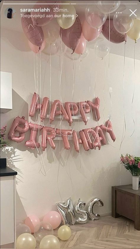 Birthday And Graduation Party, Light Pink Birthday Party, Light Pink Birthday, 17. Geburtstag, Pink Birthday Decorations, 15th Birthday Party Ideas, Girly Birthday Party, Birthday Lights, Cute Birthday Pictures