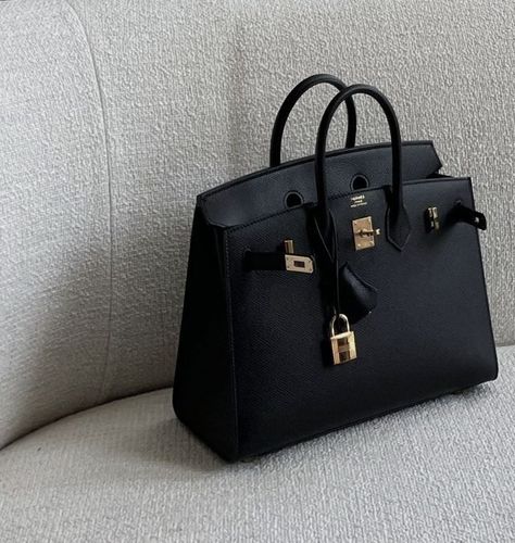 Black Birkin Bag, Birkin Bags, Expensive Bag, Best Winter Outfits, Luxury Bags Collection, Luxury Purses, Fancy Bags, Hermes Handbags, Pretty Bags