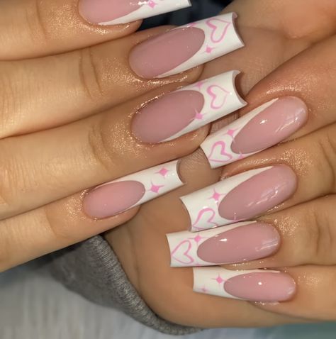 Nails With E Initial, E Initial Nails, R Initial Nails, Nails With M Initial, French Tip With Initial Nails, Nail Designs With Initials, Nails With J Initial, Initial On Nails, Nails With Initials On Them