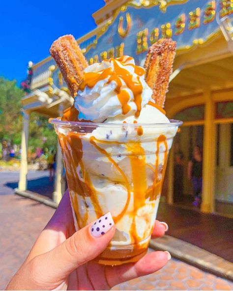 Churro Sundae, Cookie Dough Ice Cream, Disneyland Food, Unique Desserts, Ice Cream Toppings, Food Goals, Cinnamon Sugar, Desert Recipes, Food Obsession