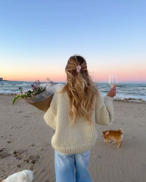 MASON OGLESBY on Instagram: "snow on the beach 🤍 • #winteroutfit #effortlesschic #pinterestinspired #pinterestaesthetic #fashionstyle #discoverunder10k #discoverunder100k" Beach In December Outfits, Beach Sweater Photoshoot, Beach Pictures Inspiration, Cozy Beach Pictures, Beach Girl Aesthetic Outfit Winter, Beach At Winter, Sweater Beach Outfit, Fall Beach Pics, Beach Outfits Winter