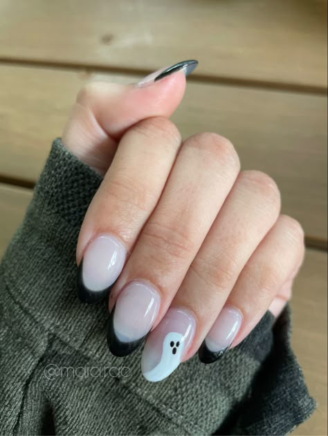 Black Nails With Ghost On Ring Finger, French Tip Ghosts Nails, Subtle Ghost Nails, Black French Tip With Ghost, October Nails Ghost, Black French Tips Halloween, Simple Halloween Nails French Tip, Black Simple Halloween Nails, Halloween Nails Black French Tip