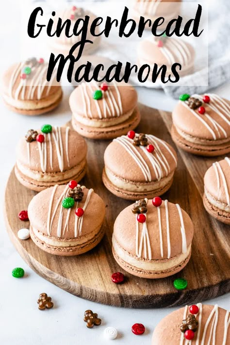 Gingerbread Macarons, Christmas Macaroons, Gingerbread Buttercream, Macarons Christmas, Pies And Tacos, French Macaroon Recipes, Macaron Recipes, Christmas Macarons, Macaron Flavors