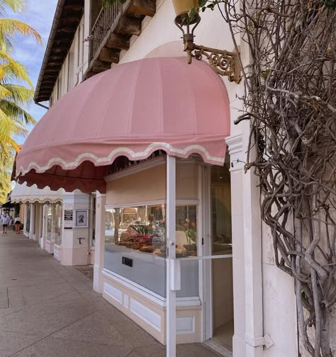 BELLA TROPEANO on Instagram: “Pink awnings on this cute little jewelry store in Palm Beach are a Sunday mood 💍💓ALLLLLL the wedding related things are up on my stories…” Pink Awning Store Fronts, Pink And White Awning, Store Front Awning, Business Awnings Store Fronts, Pink Store Interior, Awning Restaurant, Bachelorette Party Airbnb, Party Airbnb, Bakery Branding Design