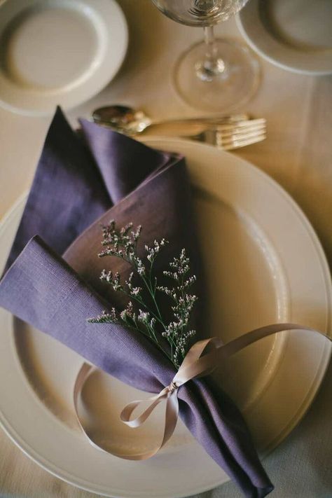 Wedding Napkins Ideas, Purple Table Settings, Napkins Wedding Table, Round Table Settings, Wedding Reception Table Decor, Reception Table Decor, Creative Napkins, Lavender Bridesmaid, Lavender Bridesmaid Dresses