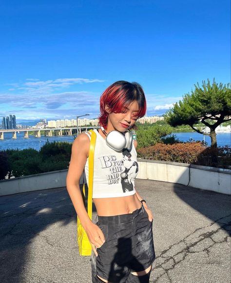 Aiki Red Hair, Red Hair Outfit Ideas Street Styles, Aiki Hook Haircut, Aiki Dancer, Aiki Hook, Red Pixie Haircut, Style Icons Inspiration, Woman Fighter, Red Pixie